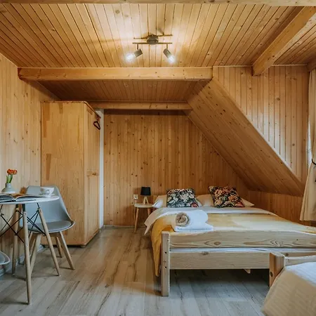 Goscina U Maryny Relaks I W Ogrodzie Bed & Breakfast 3*